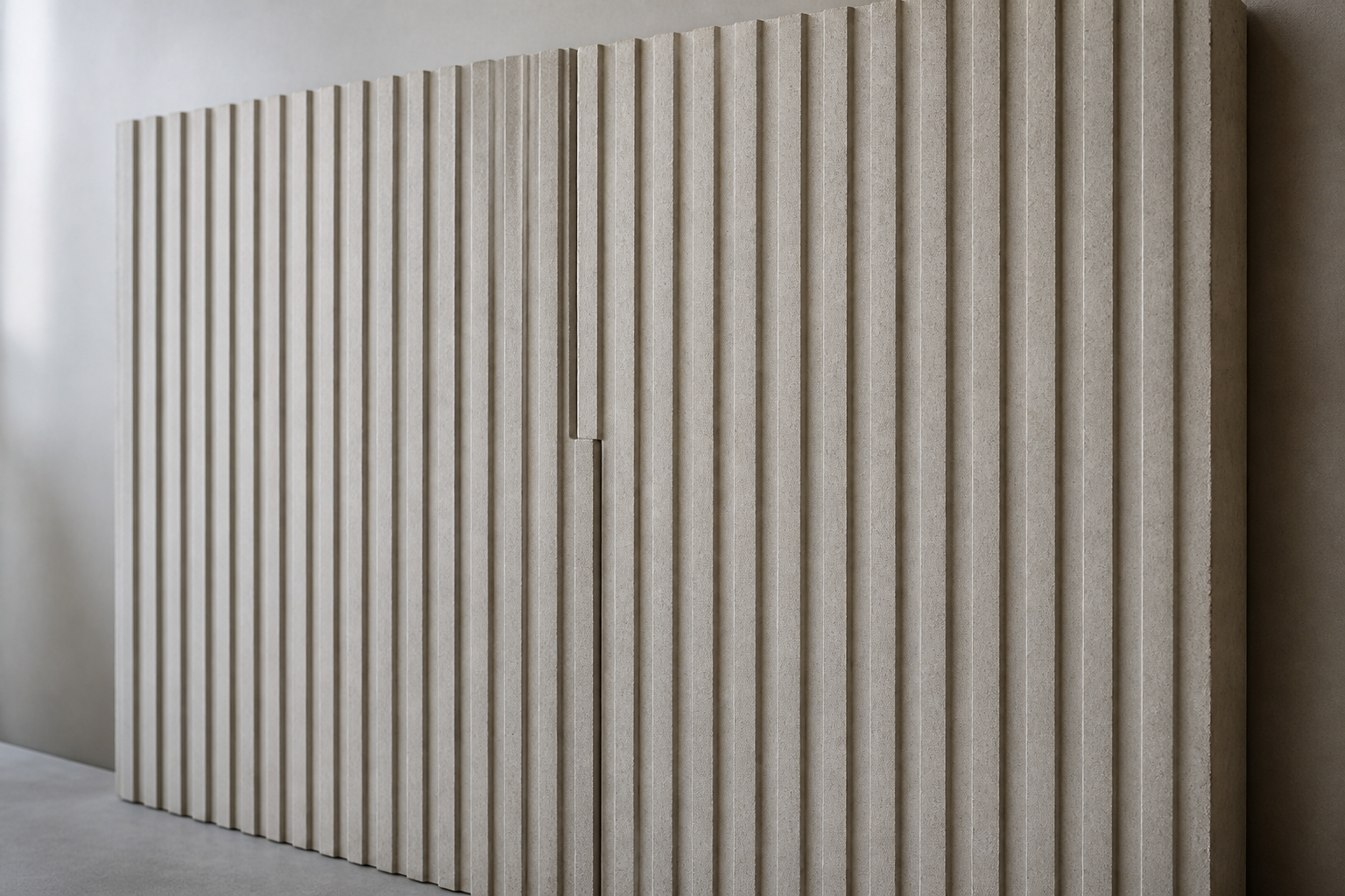 Béton nervuré avec une interruption visible du relief